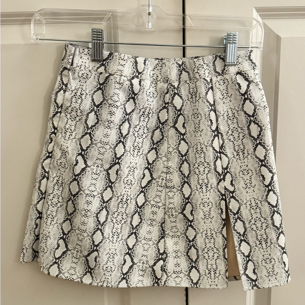 Princess Polly mini skirt!